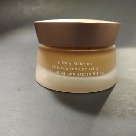 Dr. Pierre Ricaud uplifting Foundation - Picture 2 of 4